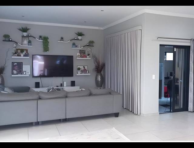 3 BEDROOM HOUSE FOR SALE IN ADMIRALS PARK